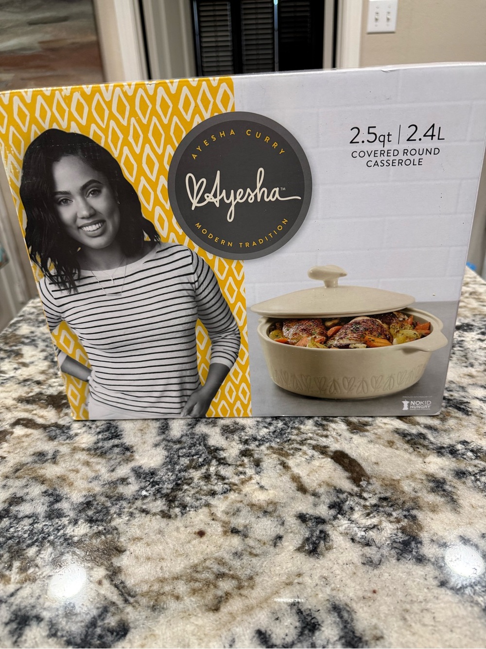 Ayesha Curry Covered Round Casserole - Cream